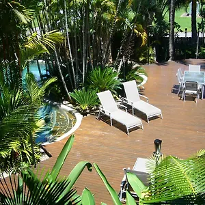 https://port-douglas-retreat.cairnshotels4all.com