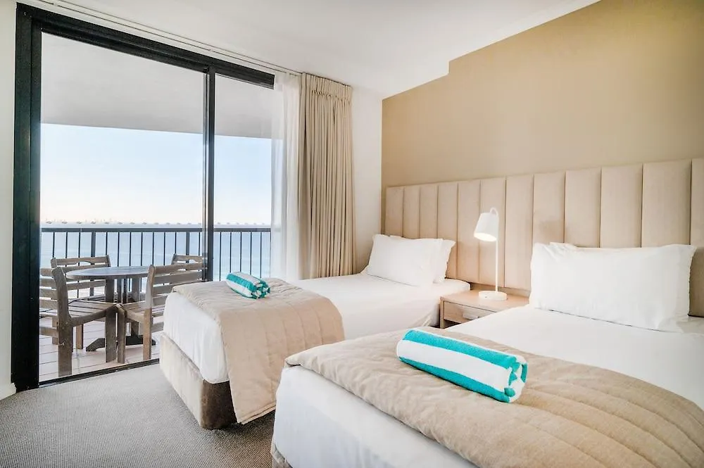Апарт-отель Mantra Coolangatta Beach Голд-Кост
