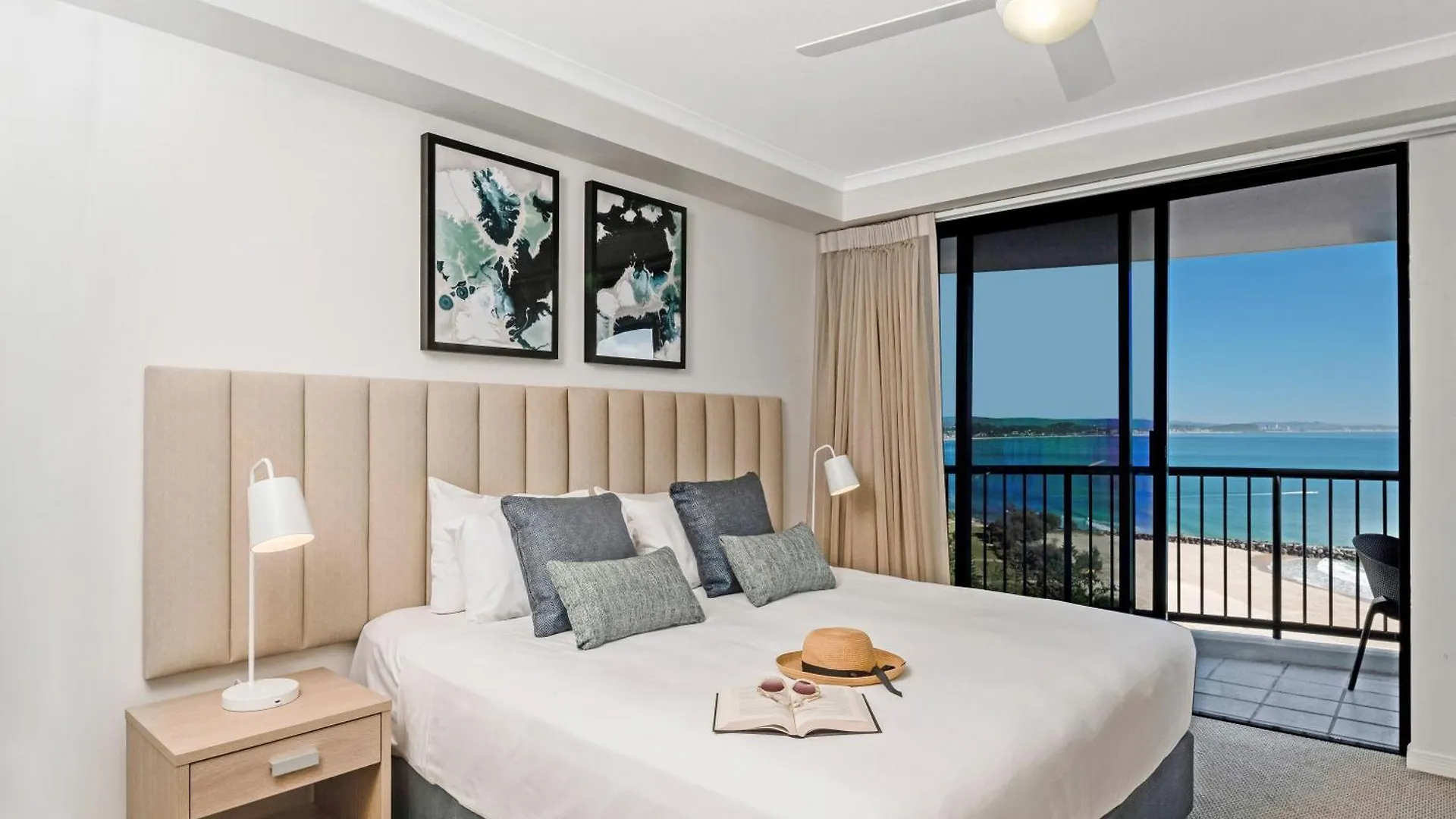 **** Апарт-отель Mantra Coolangatta Beach Голд-Кост Австралия
