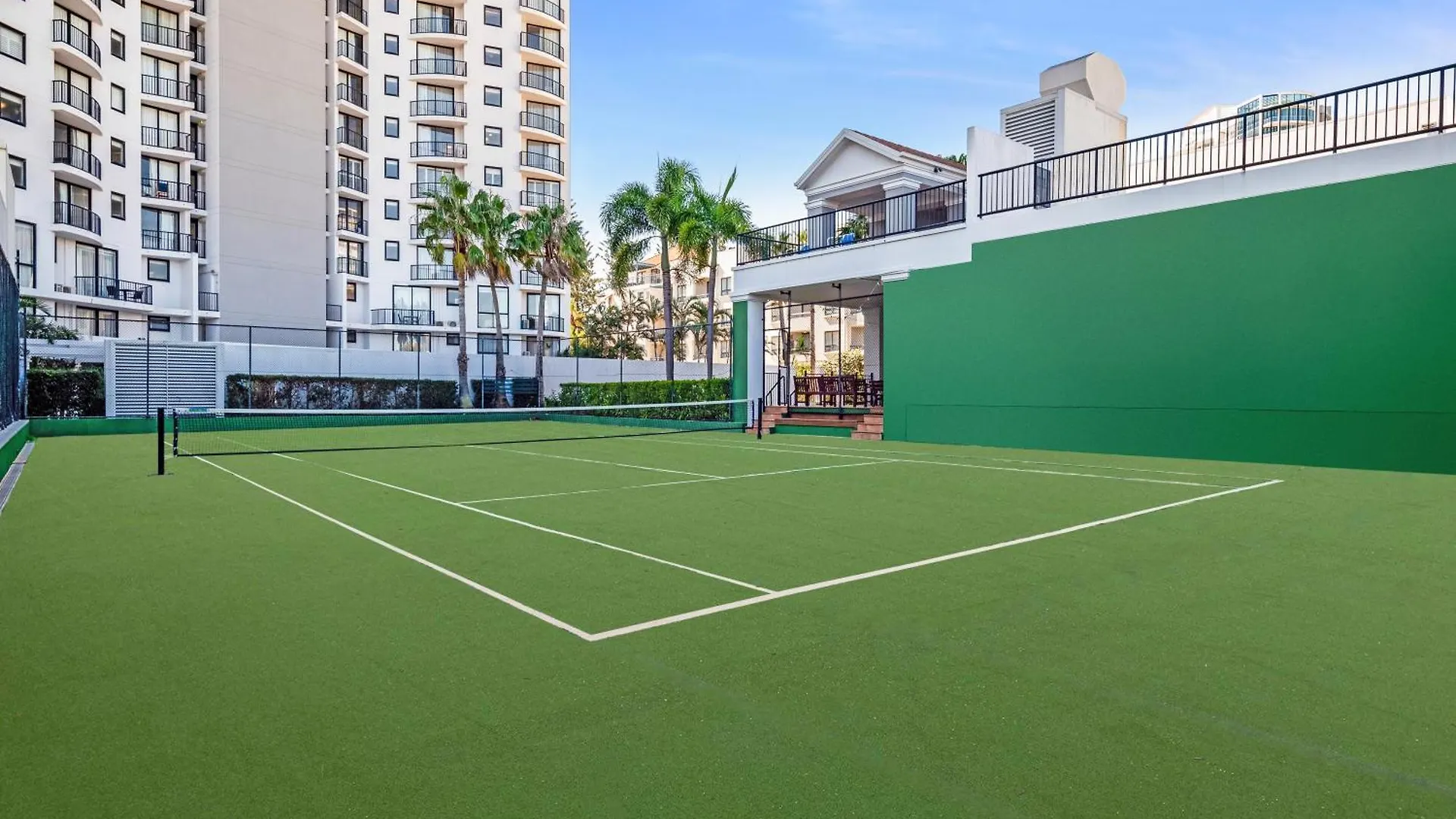 Апарт-отель Mantra Coolangatta Beach Голд-Кост