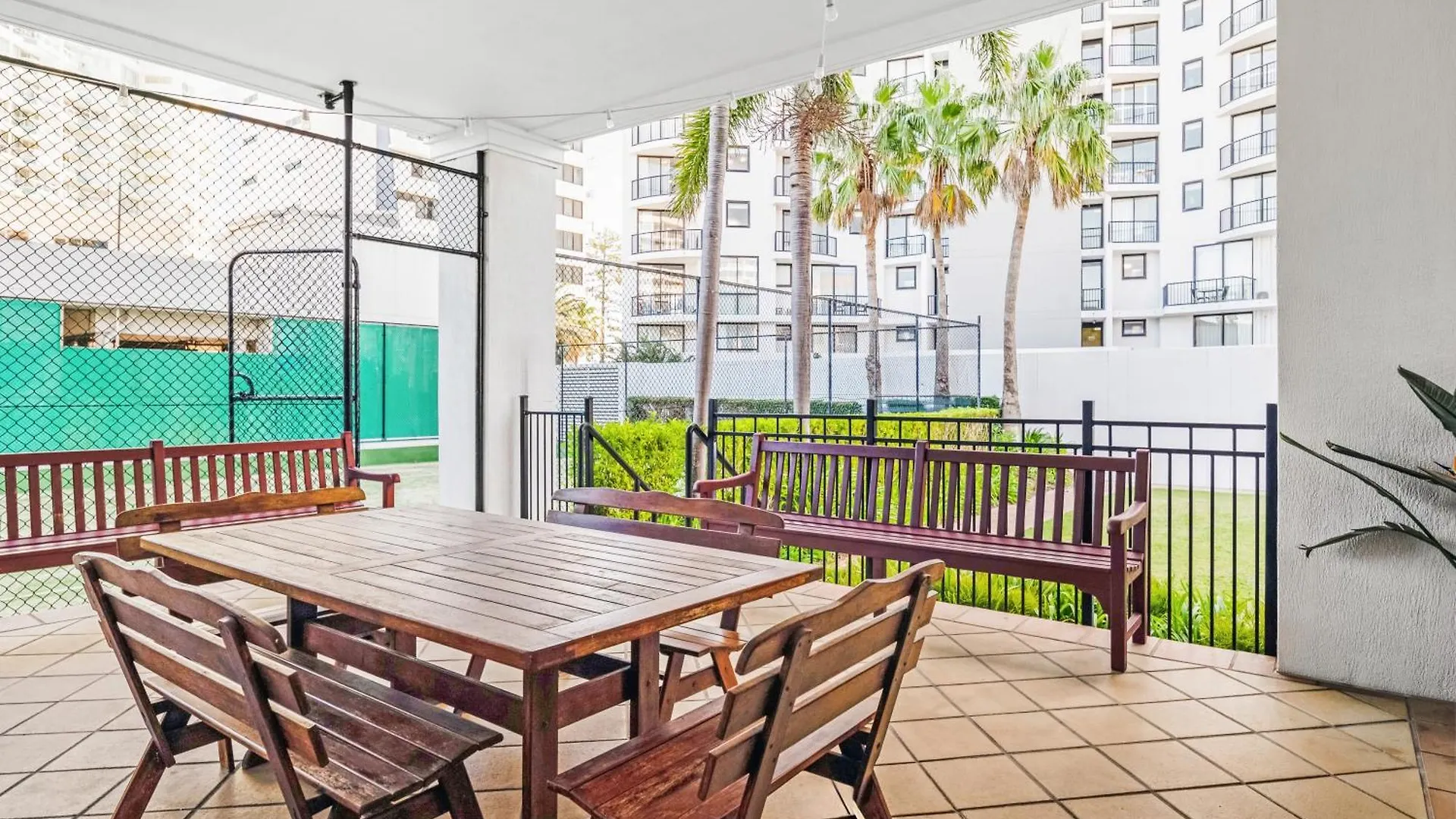 **** Апарт-отель Mantra Coolangatta Beach Голд-Кост Австралия