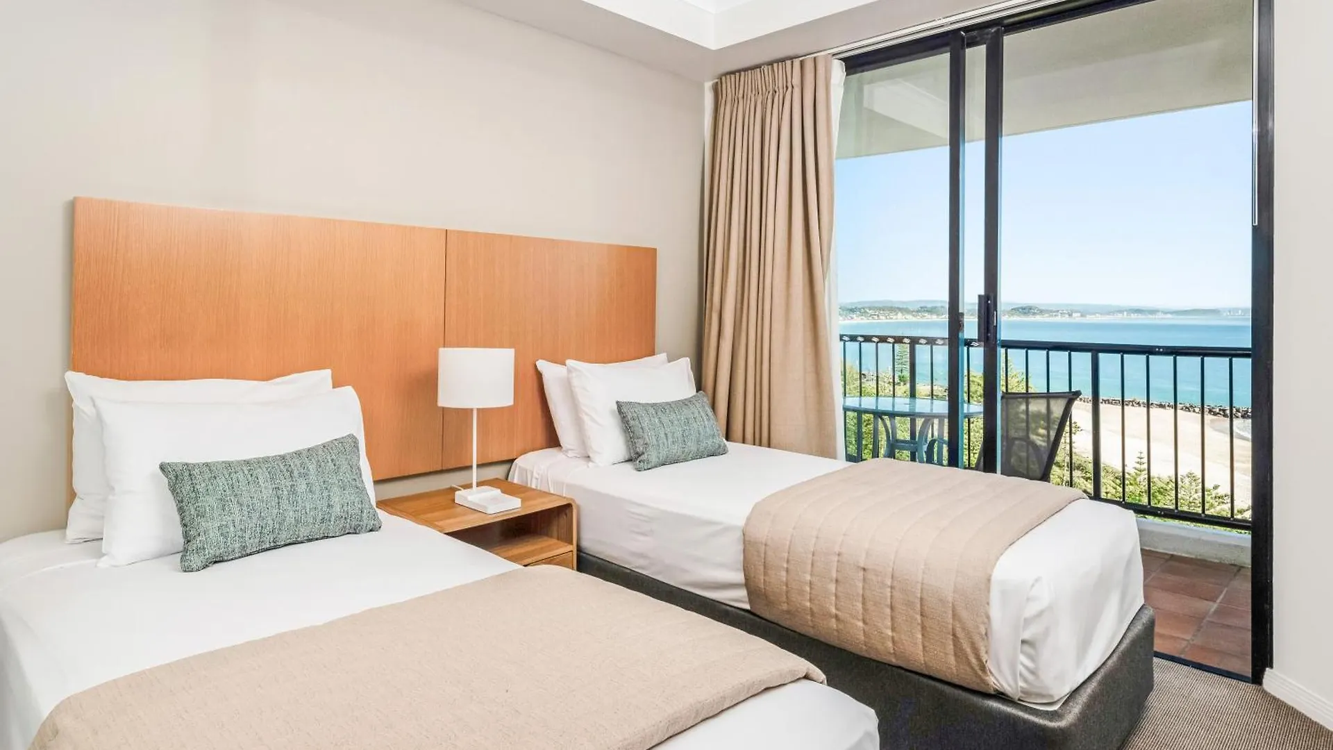 Mantra Coolangatta Beach Голд-Кост